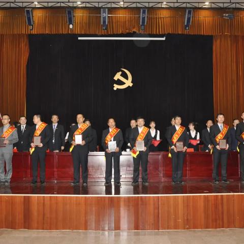 达拉特旗，春日暖阳与风沙交织的黄河湾